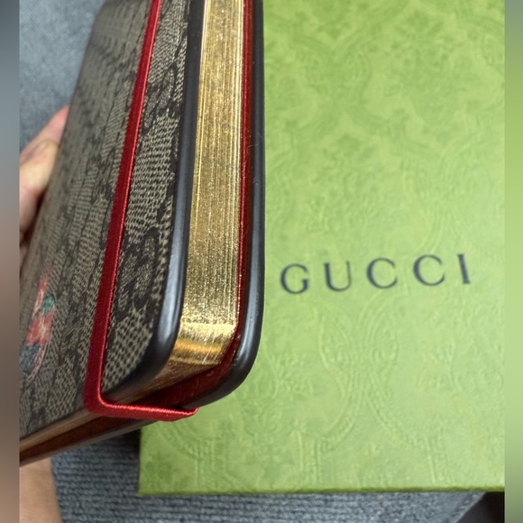 GUCCI supreme hard cover notebook - Picture 5 of 9